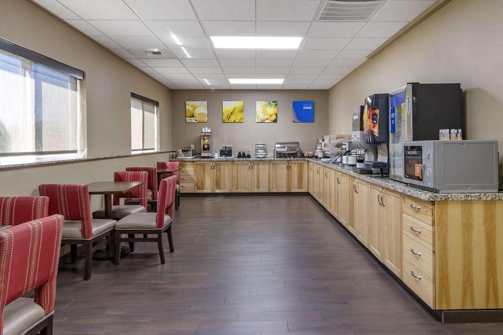 Comfort Inn Great Falls Central Restaurant photo